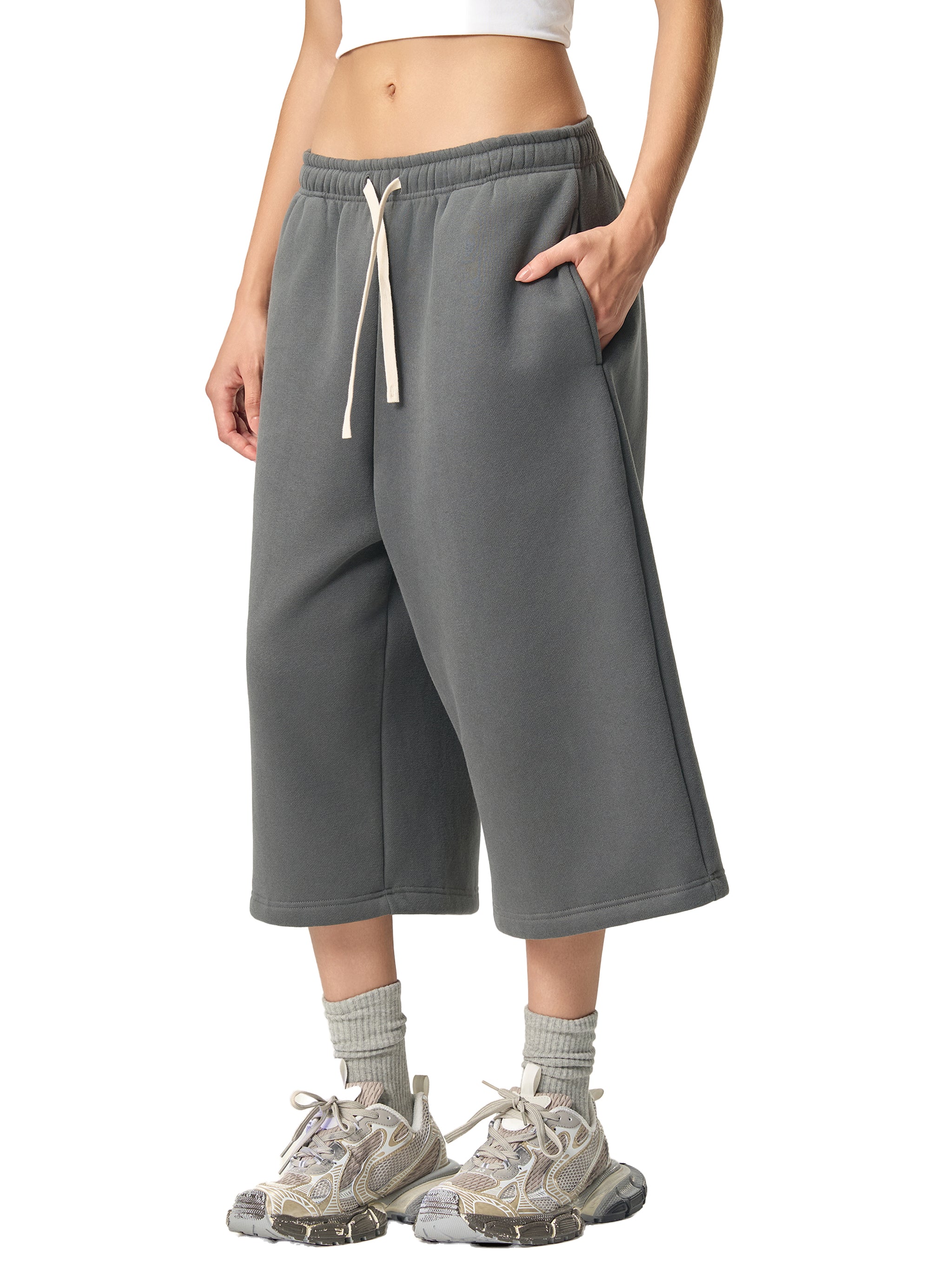 SESSION CROPPED SWEATS // Three-Quarter Cut