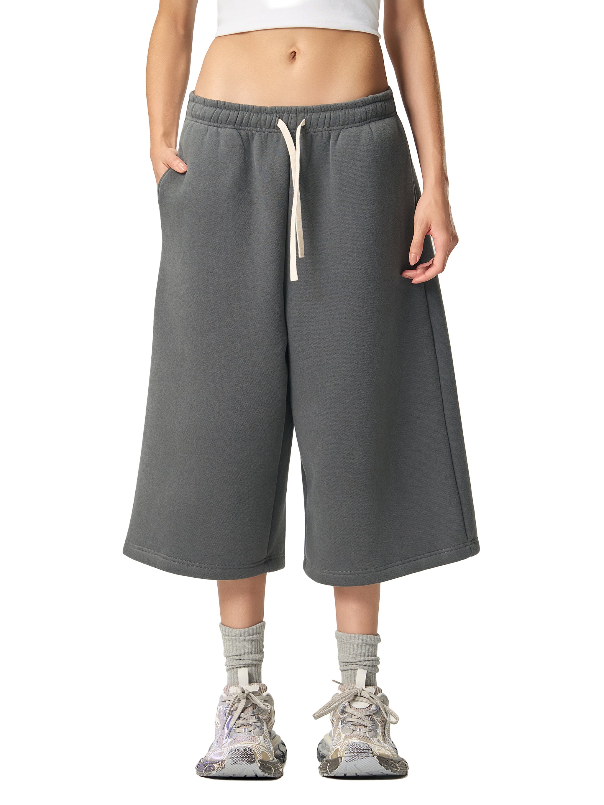 SESSION CROPPED SWEATS // Three-Quarter Cut